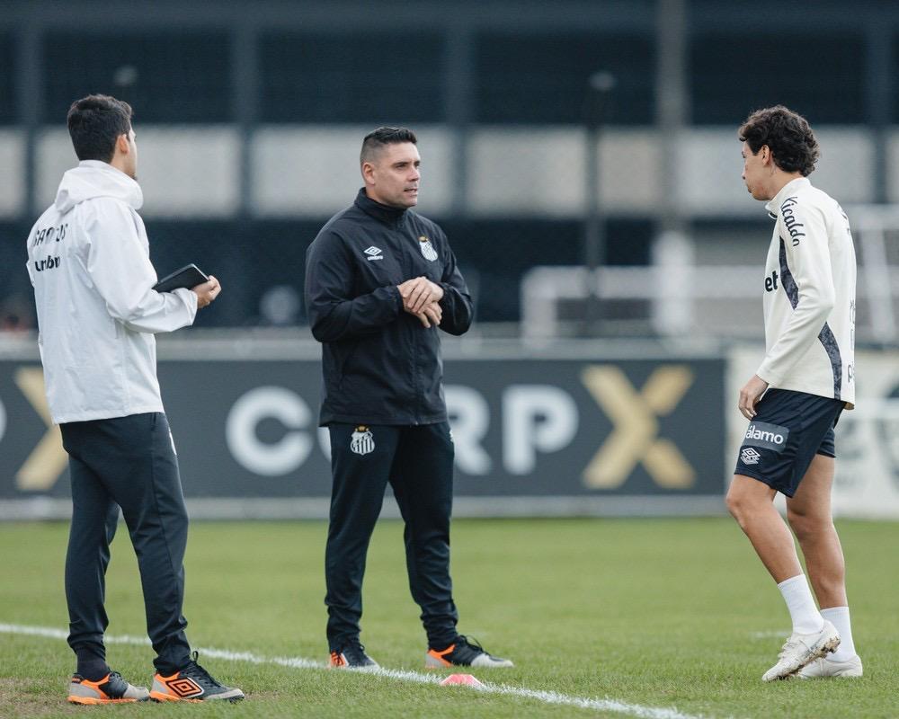 Treino do Santos: Caballero antecipa volta após Copa, e Gabriel Bontempo segue fora