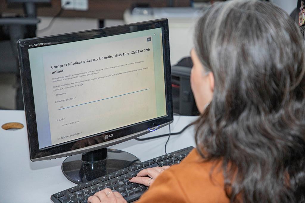 Barueri divulga live “Compre do Governo” com orientações para pessoas jurídicas