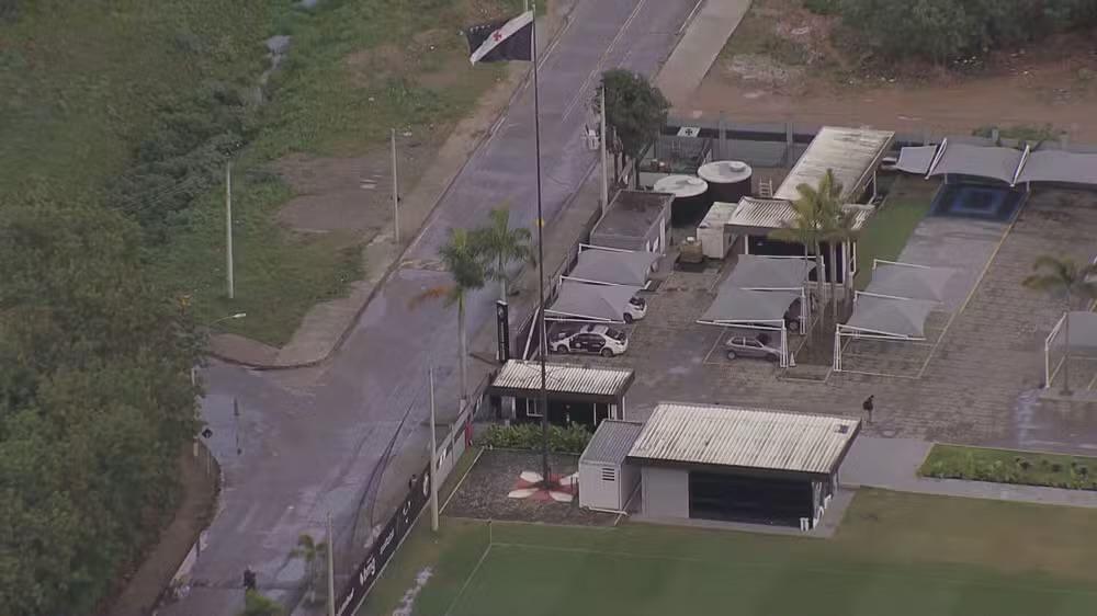 David Corrêa, jogador do Vasco, é alvo de buscas por tráfico de armas e drogas