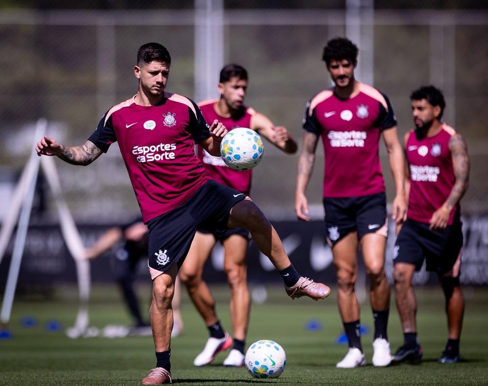 Escalação do Corinthians: Bidu e Garro treinam, e Diniz prepara mudança no ataque