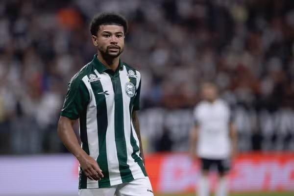 Na mira do City, atacante do Palmeiras figura em lista de destaques sub-23 do continente