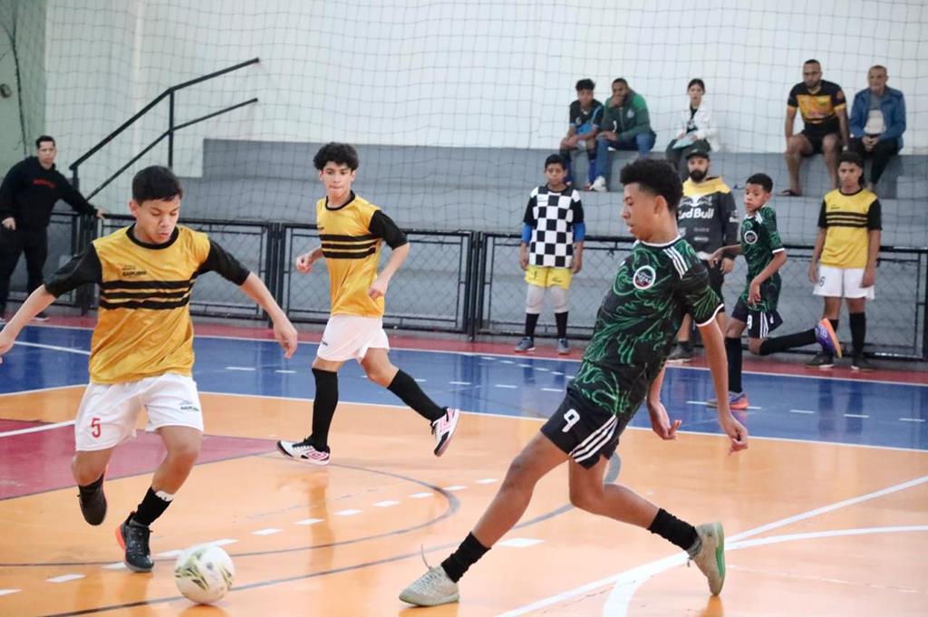 Futsal das categorias menores tem 38 jogos e 269 gols em Barueri